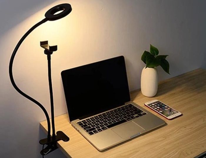 End-fixed lamp.