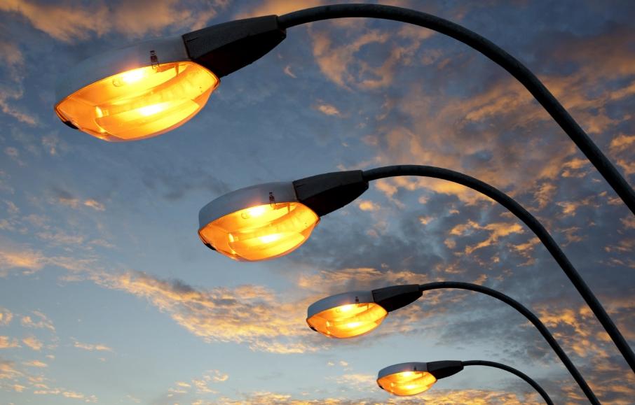 Types of urban street lighting and their features