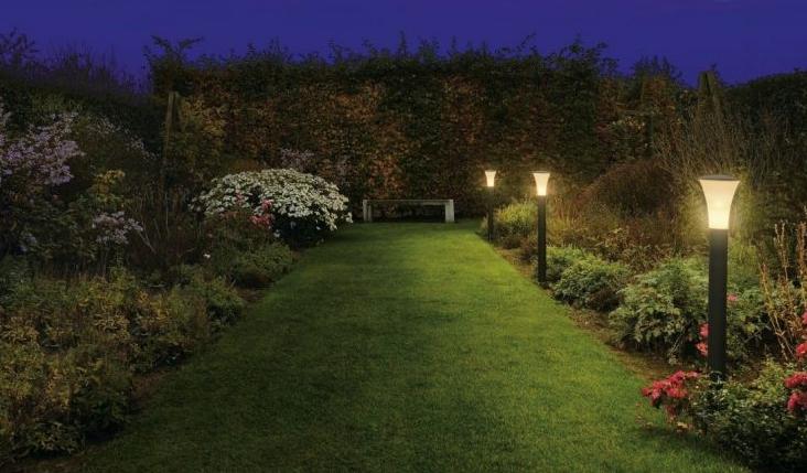 Installing the lighting in the yard of a country house