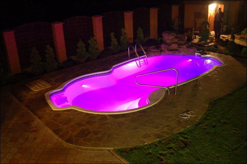 Recommendations for the arrangement of pool lighting in a private home