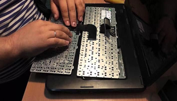 Turning on and setting the keyboard backlight on a laptop