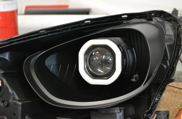 Do-it-yourself headlight lens installation