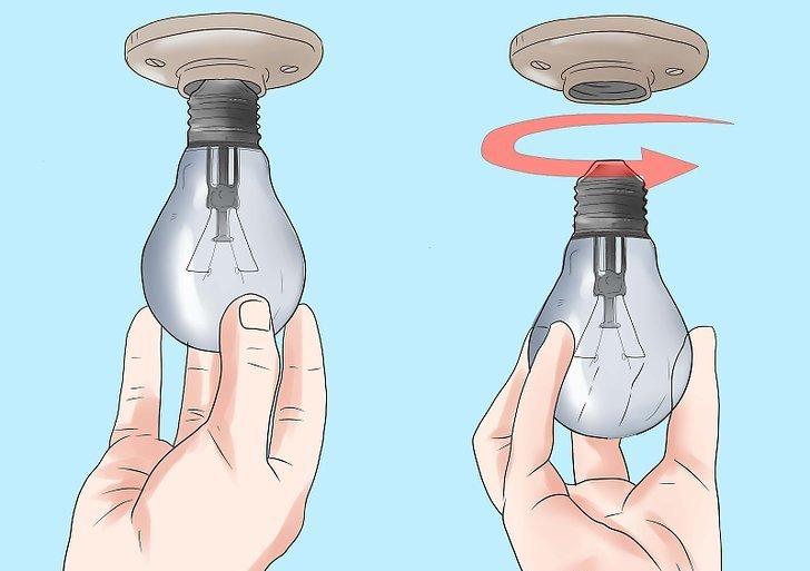 How to take the bulb holder out of the socket