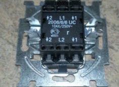 Contact marking of the two-way rocker switch