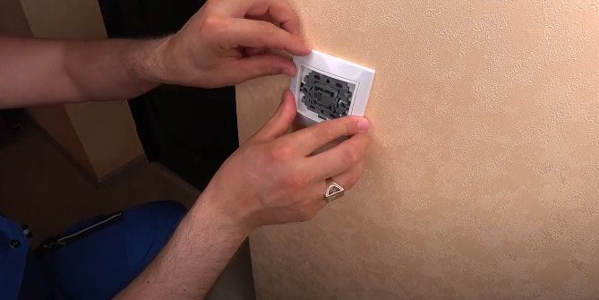 Detailed instruction for taking apart a light switch