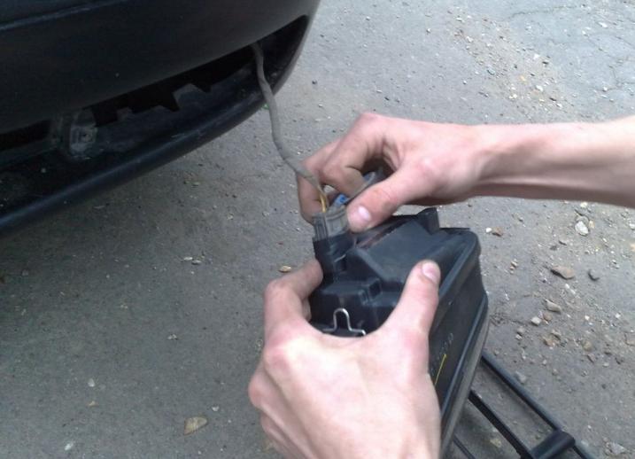 How to change a fog light