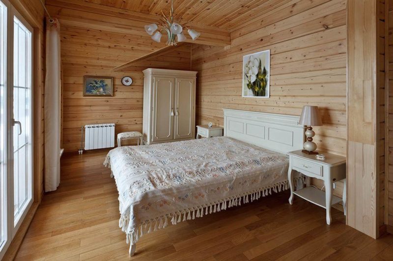 The Lights in a Wooden House: Good Advice and Recommendations