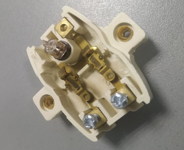 How to connect a light indicator switch